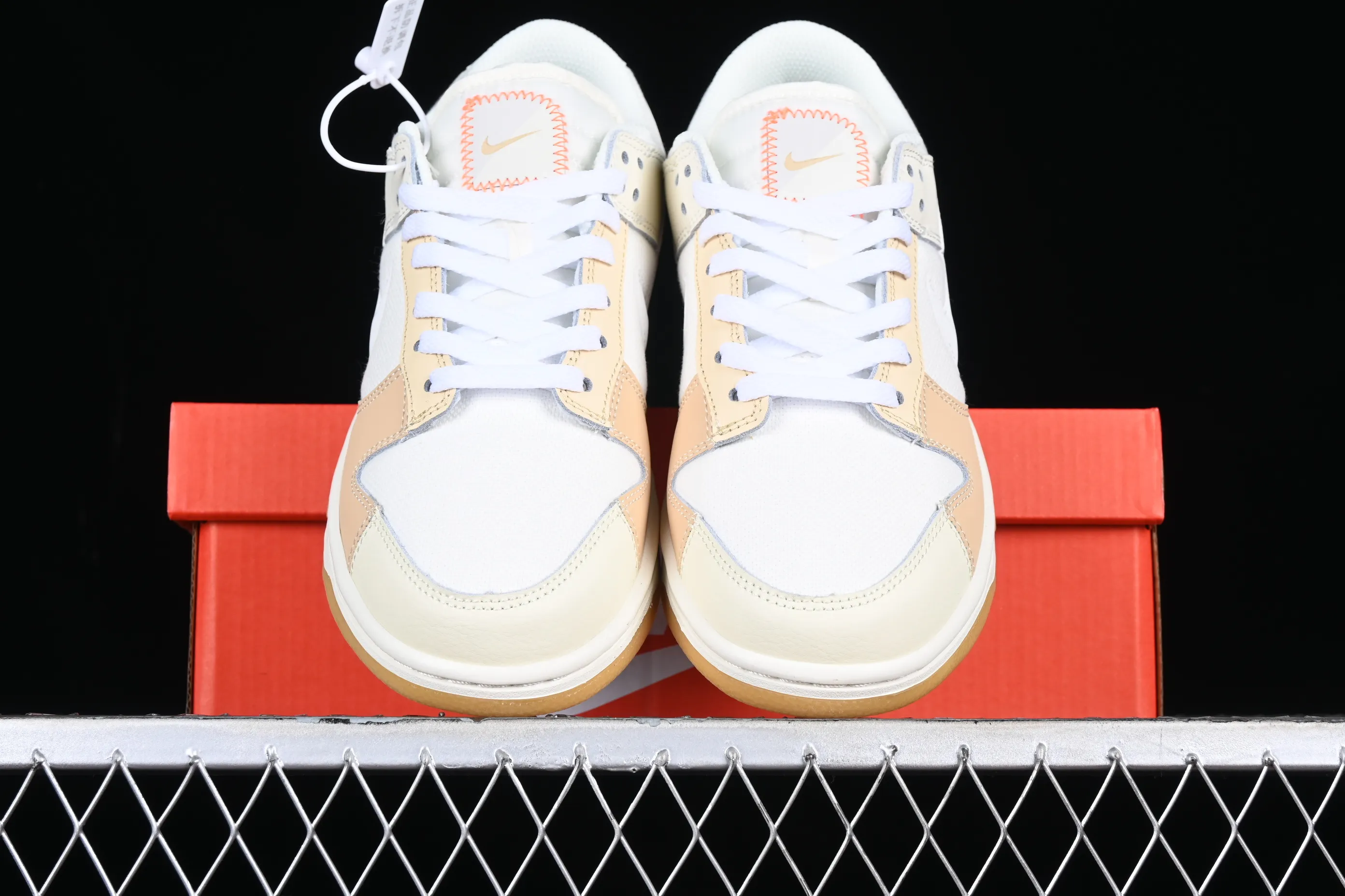 All Categories Nk SB Dunk Series Nk SB Dunk Low Low-top sneakers Cost-effective version Nk Dunk Low "If Lost Return To" Mixed stitching SB low-top sports and leisure sneakers FJ5475-100